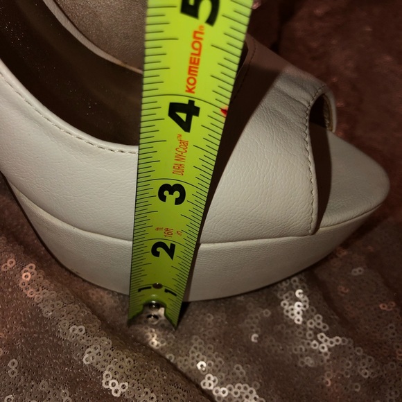 CHARLOTTE RUSSE | Heels - Picture 7 of 8